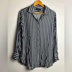 Banana Republic Parker Tunic Fit Shirt Top Women M Striped Button Up relaxed